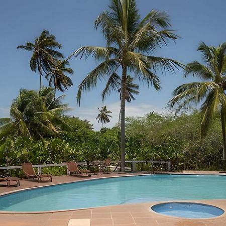 Em Frente A Praia De Taperapuan; Piscina; 1 Quarto; Wifi 300 Mbs; Estacionamento Gratuito 1 Veiculo Porto Seguro Extérieur photo