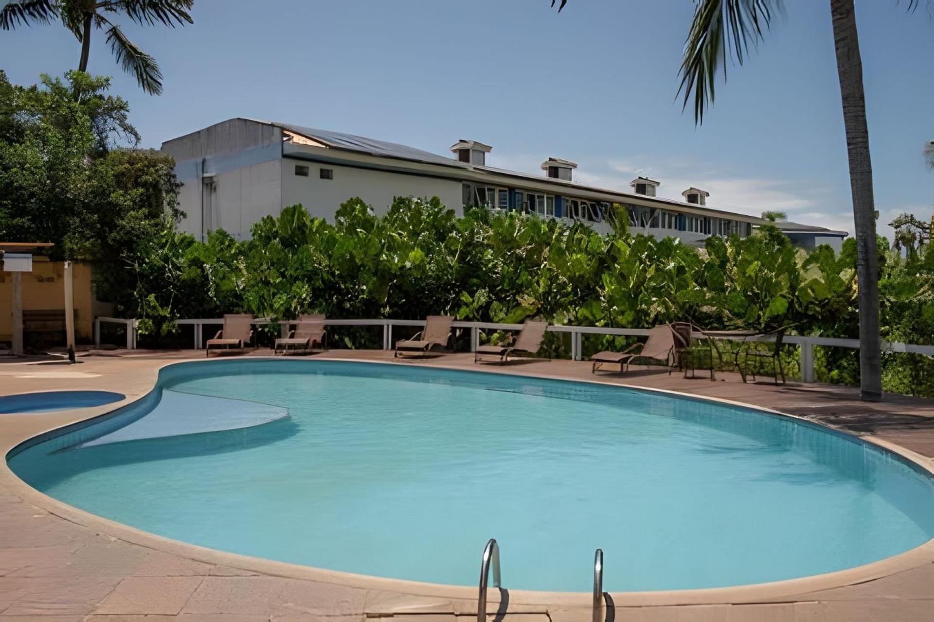 Em Frente A Praia De Taperapuan; Piscina; 1 Quarto; Wifi 300 Mbs; Estacionamento Gratuito 1 Veiculo Porto Seguro Extérieur photo