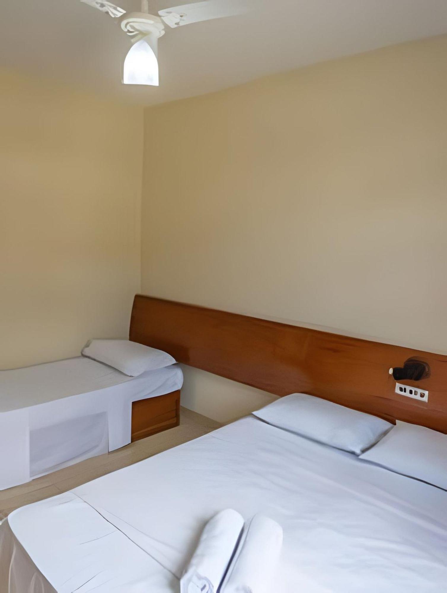 Em Frente A Praia De Taperapuan; Piscina; 1 Quarto; Wifi 300 Mbs; Estacionamento Gratuito 1 Veiculo Porto Seguro Extérieur photo