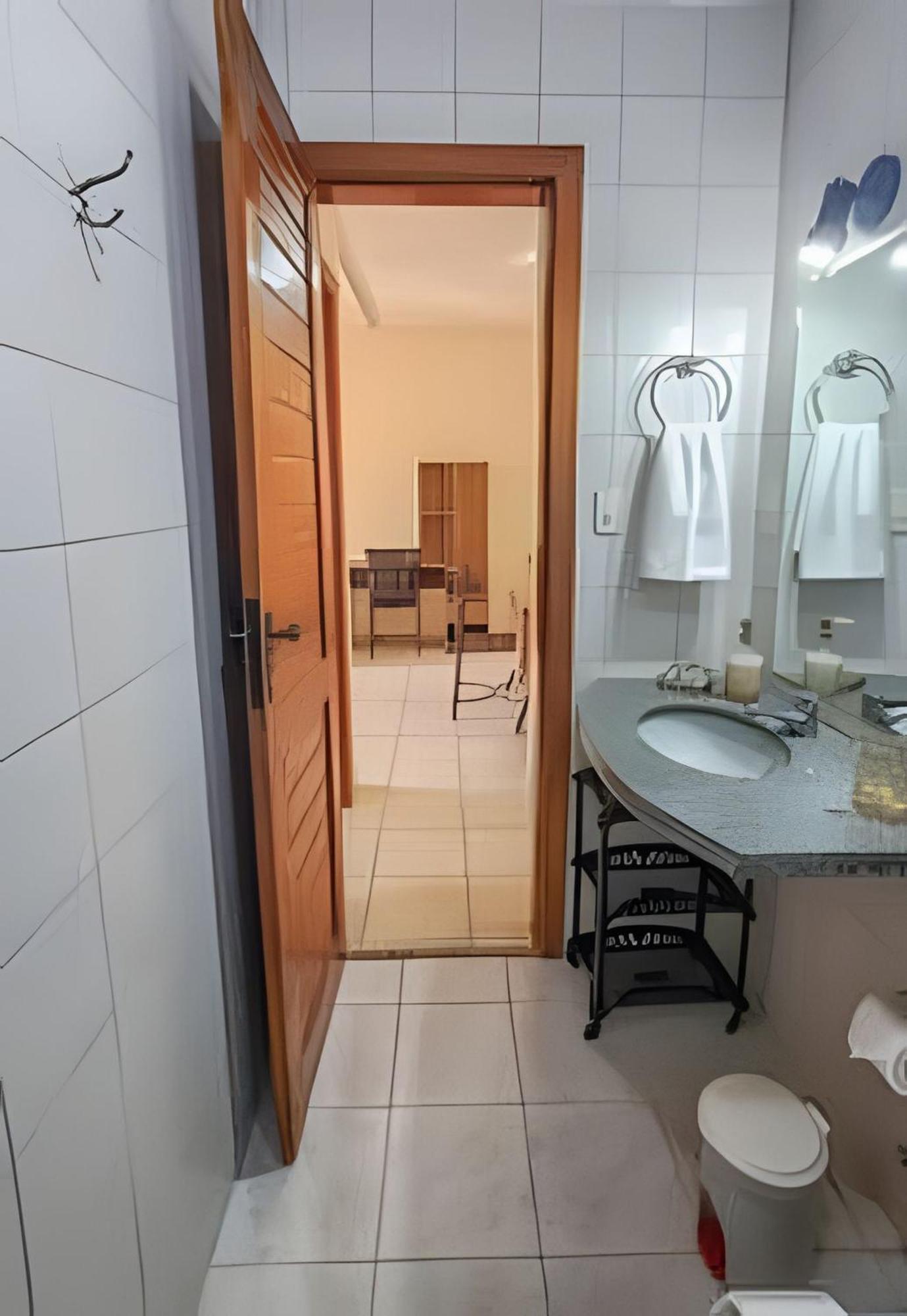 Em Frente A Praia De Taperapuan; Piscina; 1 Quarto; Wifi 300 Mbs; Estacionamento Gratuito 1 Veiculo Porto Seguro Extérieur photo